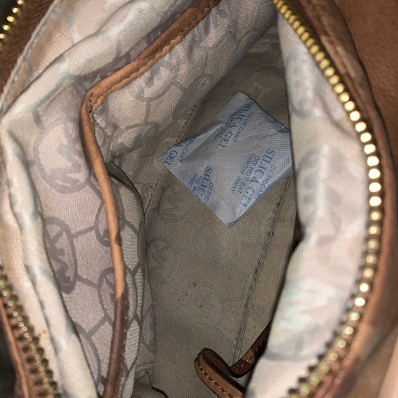 Michael Kors Small Camo Grayson Handbag with Gold Hardware. Classic and Chic! - Picture 8 of 10